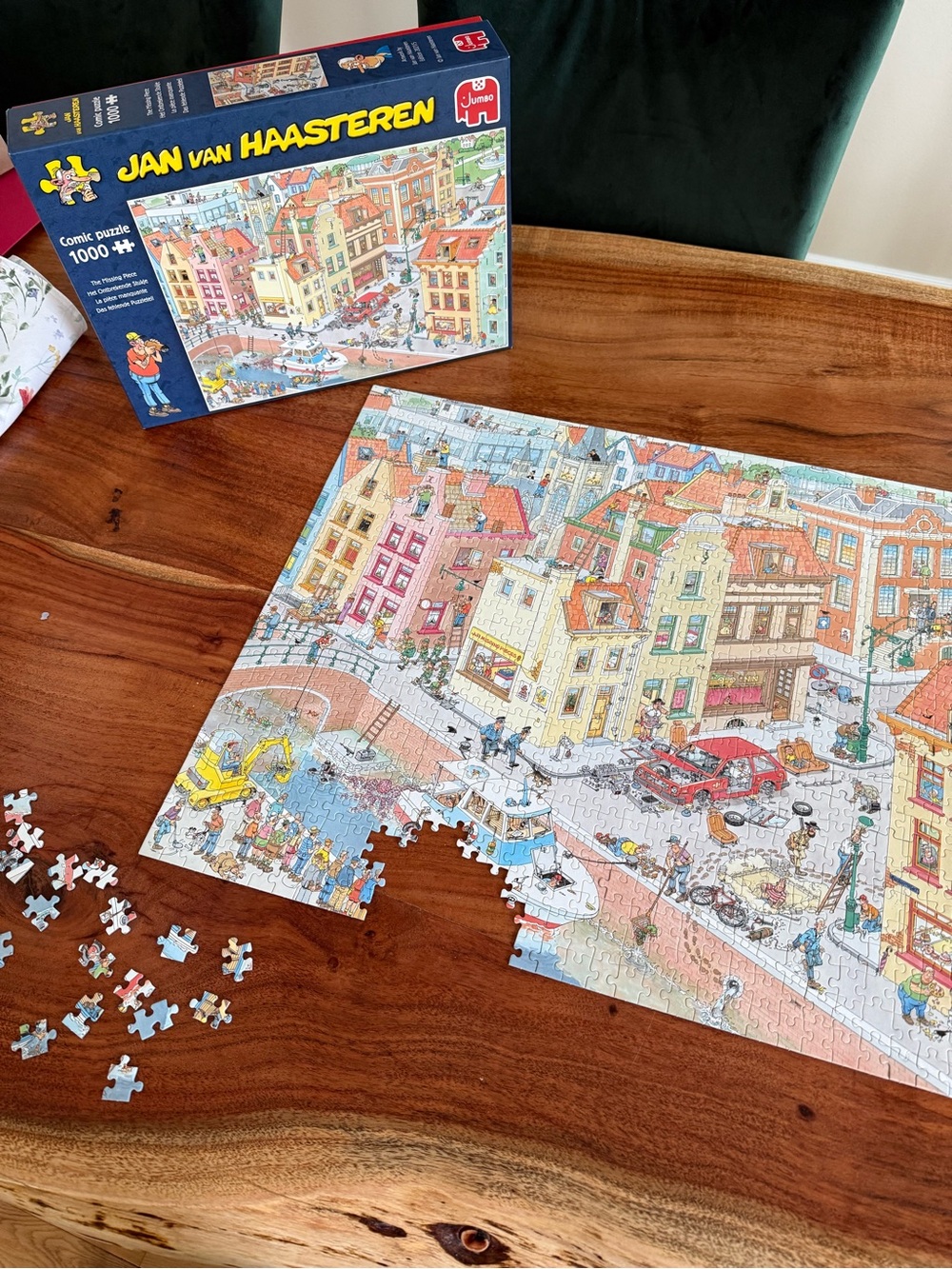 Jan van Haasteren ‘The Missing Piece’ 1000-Piece Puzzle - Colorful City Scene